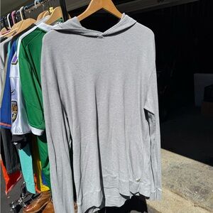 Vuori Gray Hooded Long Sleeve Shirt